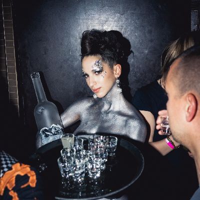 100 Gramm Lounge - Fancy Drinks and Lovlely People