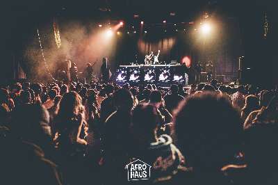 02_huxleys-afro_haus_31_12_2025