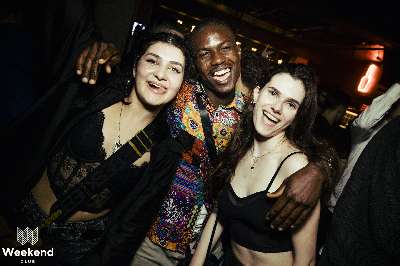 Party Bild aus dem Weekend Club Berlin vom 24.05.2024