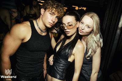 Party Bild aus dem Weekend Club Berlin vom 27.04.2024