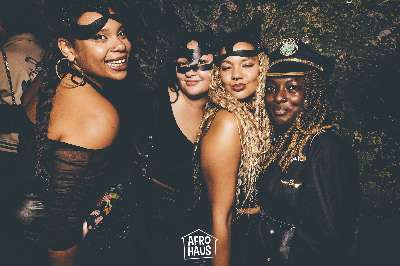 Party Bild aus dem  vom 02.11.2025